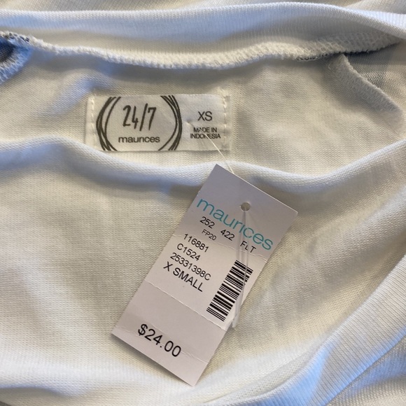 Maurices XS white 3/4 sleeve scoop neck t-shirt - Picture 9 of 10